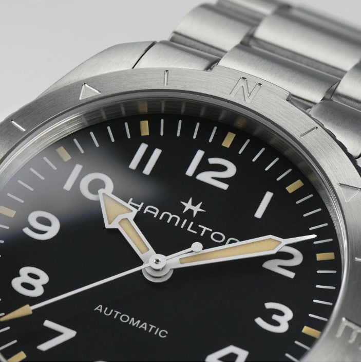 hamilton-swiss-made-automatik-uhr-schwarzes-zifferblatt-nahaufnahme-juwelier-risch