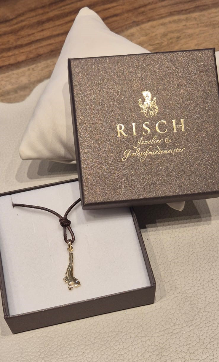 anhaenger-gardasee-3d-brillant-gelbgold-schmuckschachtel-juwelier-risch