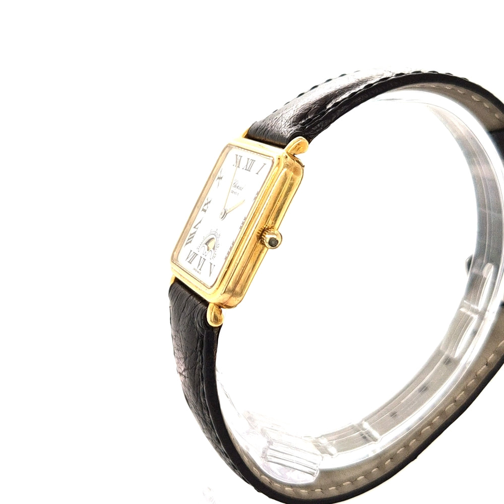 damenuhr-chopard-gebraucht-schraeg-stehend-mondphase-lederband-weißes-Zifferblatt