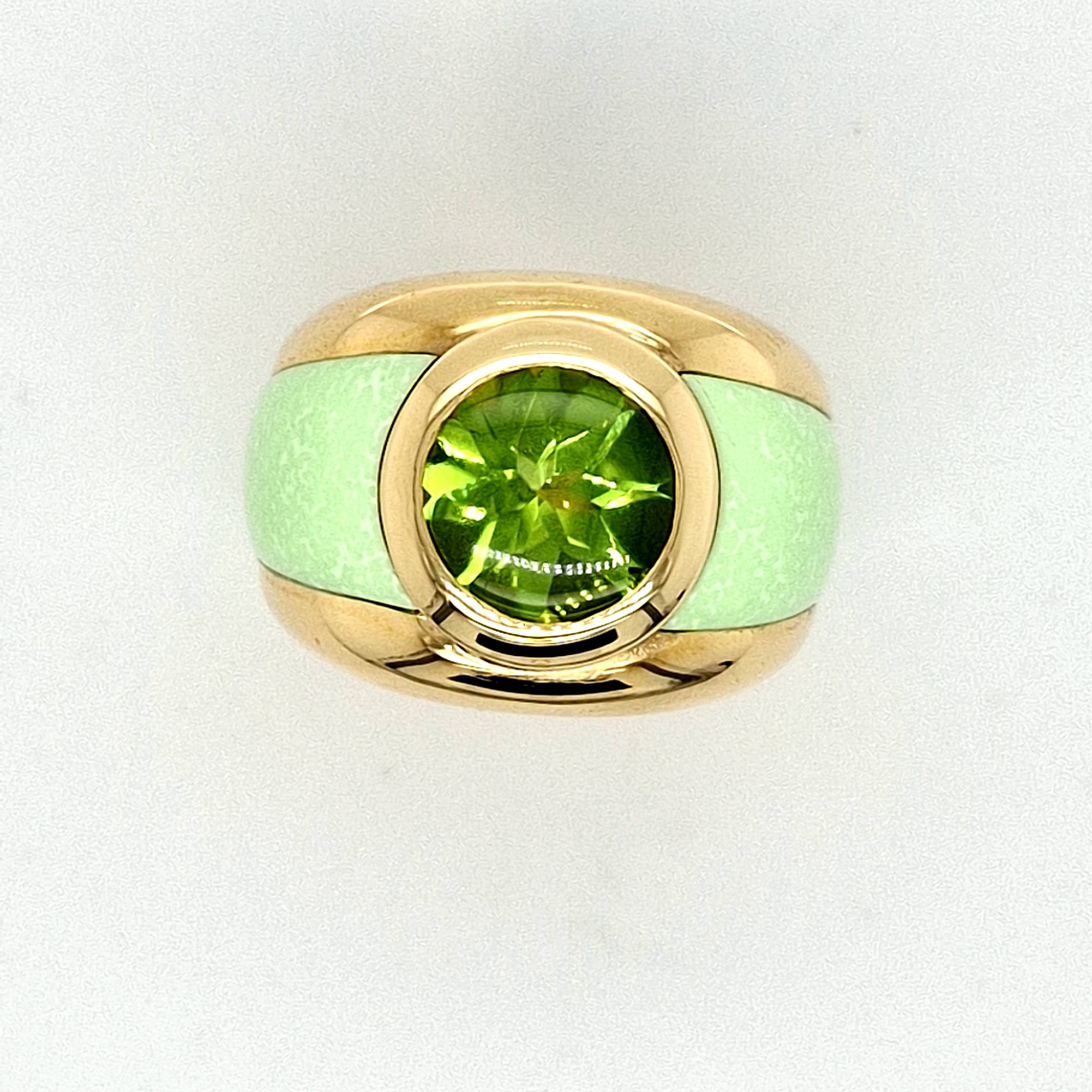ring-stehend von oben-lemon chrysopras-hellgruen-Edelstein-peridot-gelbgold-juwelier-risch