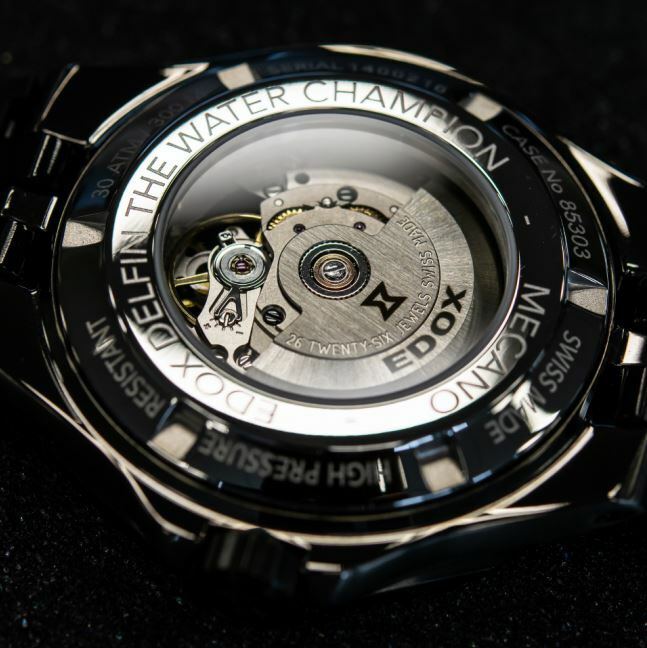 EDOX Uhr Delfin in Edelstahl roségoldfarben Ansicht von unten durch Glasboden auf Uhrwerk