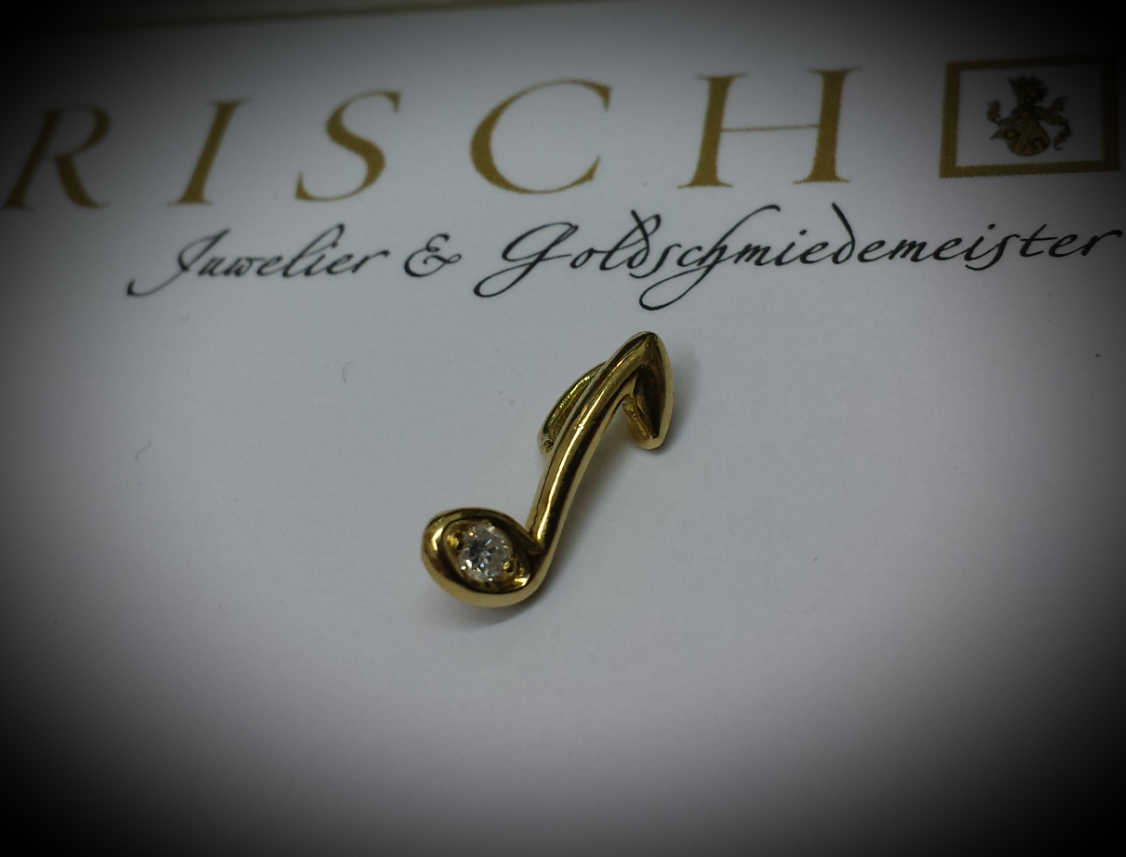 note-gelbgold-liegend-mit-brillant-juwelier-risch