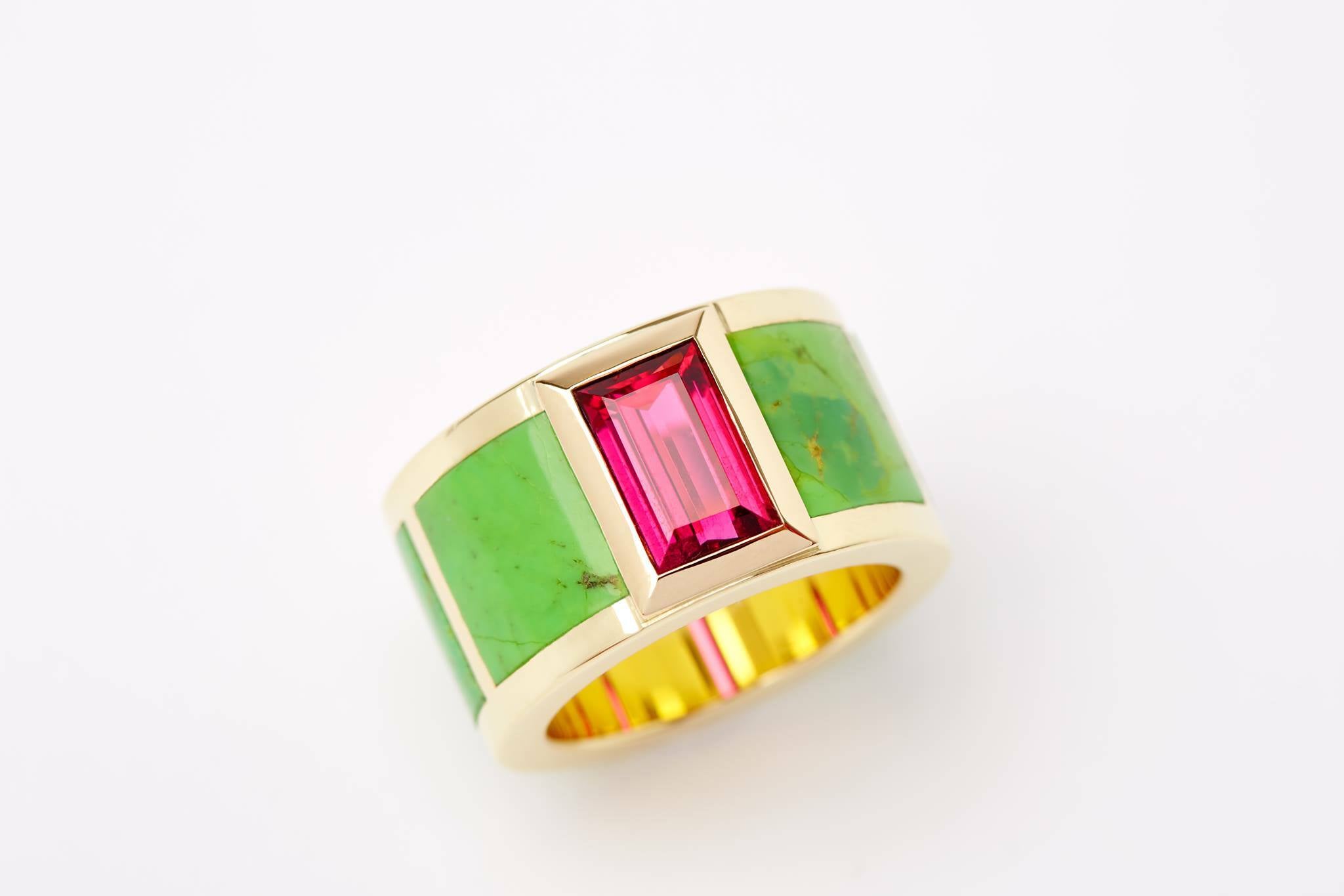 ring-stehend-jade-pinker-mIttelstein-turmalin-gelbgold-juwelier-risch