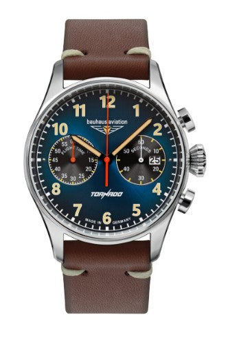 bauhaus-aviation-uhr-chrono-blaues-zifferblatt-arabische-zahlen-orange-zeiger-juwelier-risch