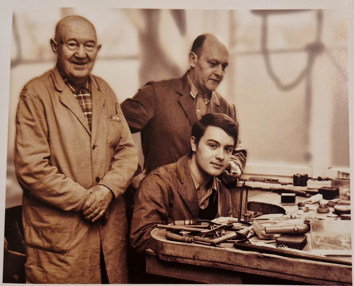 3 Meister auf einem Bild der Goldschmiede Risch Großvater Vater Sohn