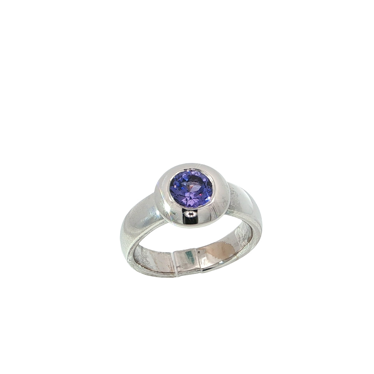 Ring-tansanit-blauviolett-brillantschliff-auf-ringschiene-weissgold-juwelier-risch