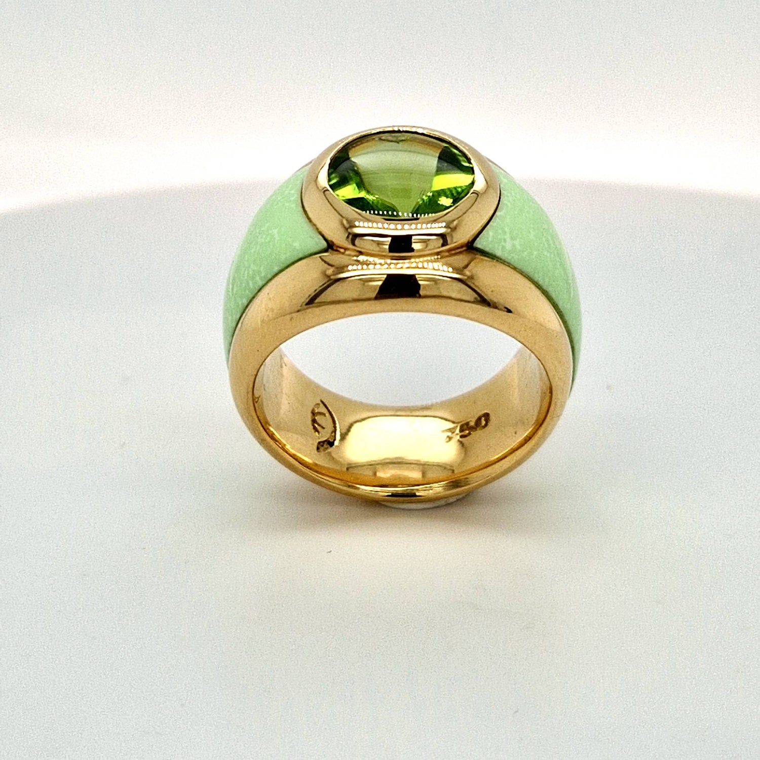 ring-stehend-lemon chrysopras-hellgruen-Edelstein-peridot-gelbgold-juwelier-risch